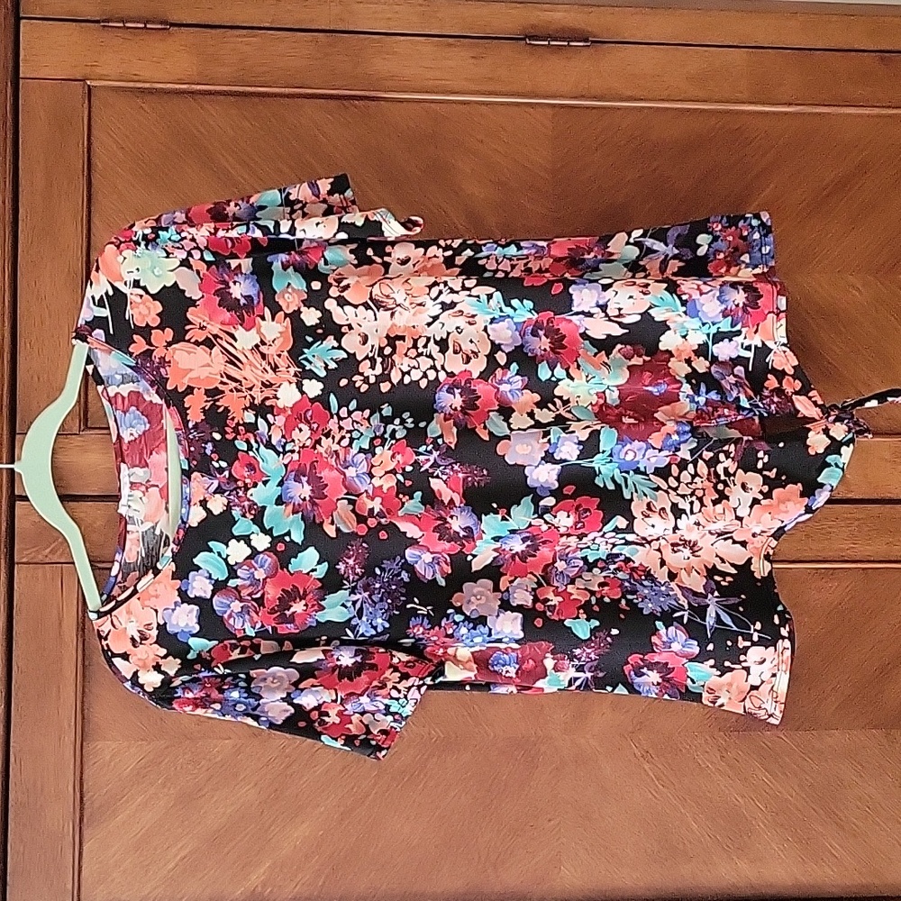 Floral top